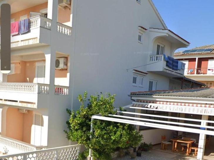 B&B Maestral Rab Rab Town Exterior foto